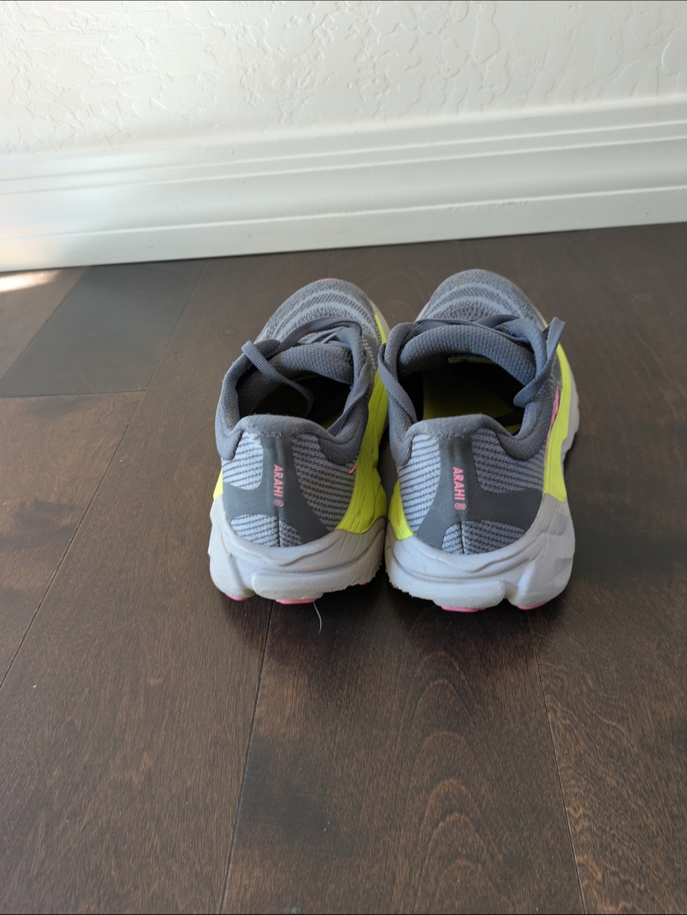 Hoka Arahi 8 Running Shoes Women’s Grey Used Good Condition - Picture 3 of 10